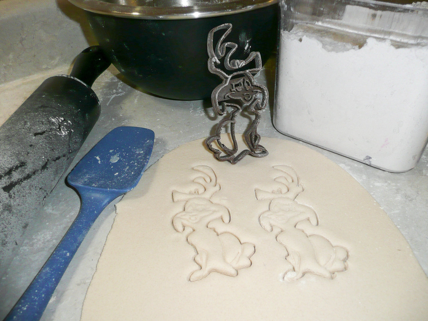Grinch And Dog Max Dr Seuss Christmas Movie Set Of 2 Cookie Cutters USA PR1118